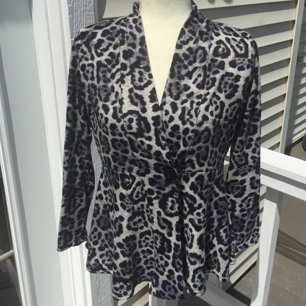 Carol Rose Sweater. size S